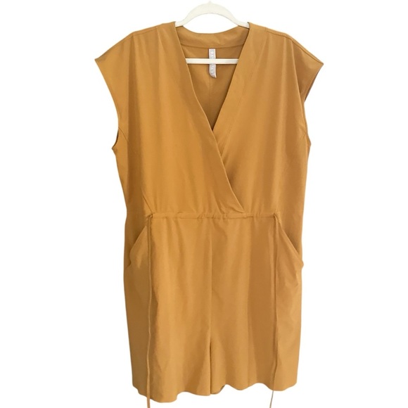Athleta Marlow Gold Yellow Romper Size Extra Large - Picture 5 of 12